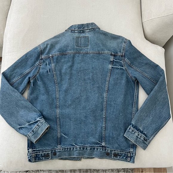 Levi’s Denim Jacket - Picture 4 of 6